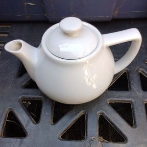 Tea pot
